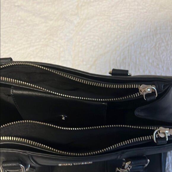 Steve Madden Black Handbag - Picture 3 of 4